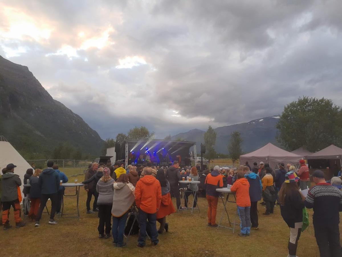 Basecamp Birtavarre Luaran gambar